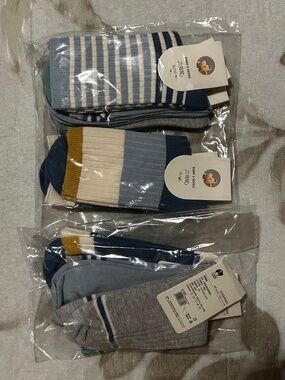 8 pairs of brand-new boys' socks